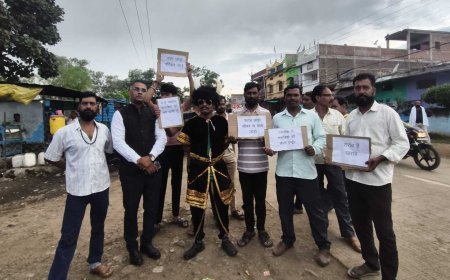 शराब छोड़ने का संदेश लेकर केसली नुक्कड़ पर उतरे ‘यमराज’, लोगों को किया नशामुक्ति के लिए जागरूक