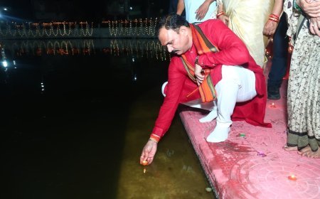 मनेन्द्रगढ़ में सेवा संकल्प अभियान का भव्य शुभारंभ, पांच लाख से अधिक दीपों से जगमगाया सरोवर तालाब