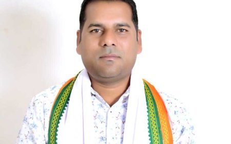 आशीर्वाद के दीये कार्यक्रम में जूते-चप्पल पहनकर दीप प्रज्वलन पर लोचन यादव ने उठाए सवाल