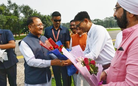 रायगढ़ पहुंचने पर मुख्यमंत्री विष्णुदेव साय का जनप्रतिनिधियों और नागरिकों ने किया स्वागत
