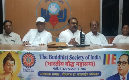 भारतीय बौद्ध महासभा ने राष्ट्रीय अध्यक्ष रतन सोमकुंवर का रायपुर में किया सत्कार