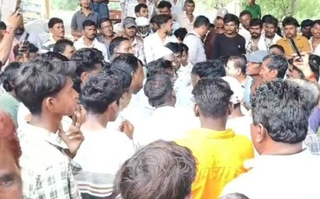 कपास के कम दाम पर किसानों का हंगामा, बोली में मिलीभगत का आरोप