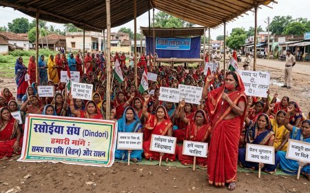 डिंडोरी में रसोइया संघ की महिलाओं का धरना, समय पर राशि और राशन देने की मांग