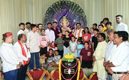 कवर्धा के विभिन्न गणेश पंडालों में पहुंचे विजय शर्मा, श्रद्धालुओं से की मुलाकात