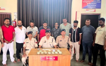 जांजगीर में जुआ फड़ पर पुलिस की दबिश, 4.28 लाख रुपये समेत 9 जुआरी गिरफ्तार
