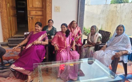 पूर्व विधायक निवास में तीज मिलन समारोह, महिला कांग्रेस कार्यकर्ताओं ने मनाया पर्व