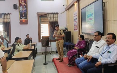 छिंदवाड़ा एक्सीलेंस स्कूल में जागरूकता उमंग कार्यक्रम, 200 से 300 विद्यार्थियों को सुरक्षा और साइबर अपराधों की जानकारी