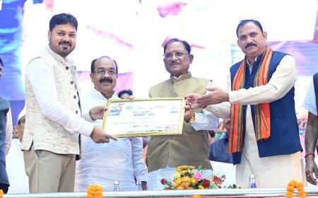सेवा संकल्प अभियान में रक्तदान महाकुंभ, 1000 से अधिक महिलाओं ने किया रक्तदान, गोल्डन बुक ऑफ वर्ल्ड रिकॉर्ड में दर्ज