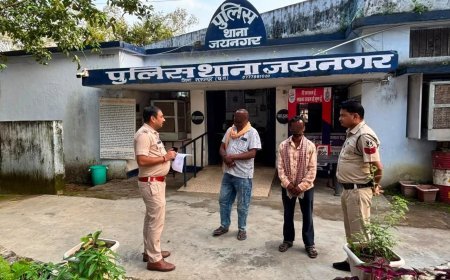 त्यौहारों के मद्देनजर सूरजपुर पुलिस का सघन चेकिंग अभियान, निगरानी व गुण्डा बदमाशों के ठिकानों पर दबिश