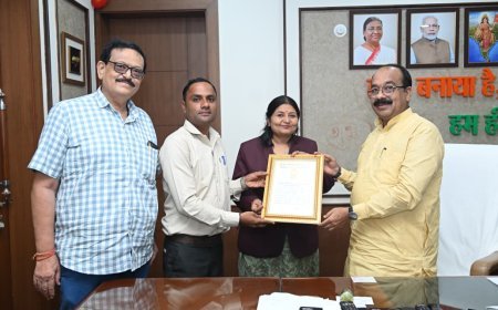 गोल्डन बुक ऑफ वर्ल्ड रिकॉर्ड्स में दर्ज हुआ शिक्षक कलेश्वर साहू का नाम, 2.70 लाख सीड बॉल बनाकर रचा इतिहास