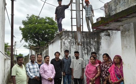 10 वर्षों से लंबित मांग पूरी होने पर वार्डवासियों ने पार्षद ज्योति तिवारी का जताया आभार