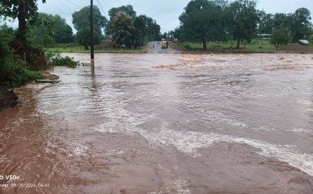 दो दिनों की तेज बारिश से माढ़ीन नदी उफान पर, नारायणपुर-ओरछा मार्ग पर यातायात बाधित