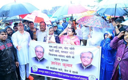 SIR और चुनाव आयोग के खिलाफ कांग्रेस का प्रदर्शन, निष्पक्ष समीक्षा और CEC के इस्तीफे की मांग