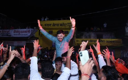 खरोरा में गणेश विसर्जन पर उमड़ा श्रद्धालुओं का सैलाब, विधायक अनुज शर्मा ने की पुष्प वर्षा