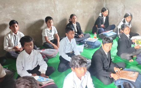 डिंडोरी के निजी स्कूल में सुविधाओं को लेकर सवाल, दो कमरों और एक हॉल में कक्षा 1 से 8वीं तक पढ़ाई का दावा