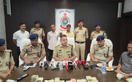 कबीरधाम में 12.50 लाख रुपये की चोरी का खुलासा, पिता-पुत्र गिरफ्तार; 11.53 लाख रुपये बरामद