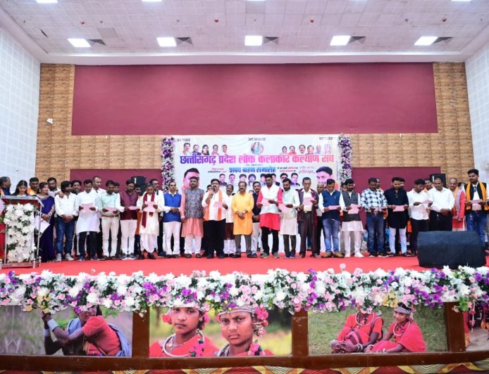 लोक कलाकार कल्याण संघ के शपथ ग्रहण समारोह में शामिल हुए उप मुख्यमंत्री विजय शर्मा, नवनिर्वाचित पदाधिकारियों को दिलाई शपथ