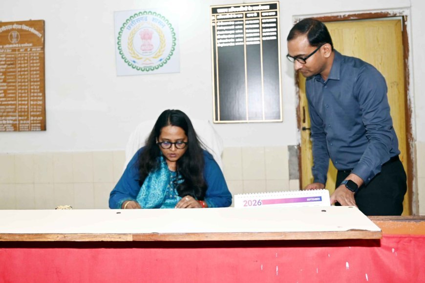 बोड़ला एसडीएम कार्यालय के निरीक्षण में कलेक्टर तुलिका प्रजापति ने दिए राजस्व प्रकरणों के त्वरित निराकरण के निर्देश