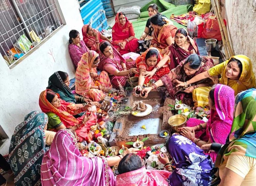करपात्री चौक में श्री पीपलेश्वर महादेव मंदिर में श्रद्धा के साथ हुई हरछठ पूजा