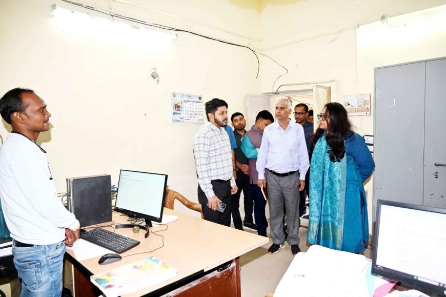 कलेक्टर तुलिका प्रजापति ने बोड़ला जनपद पंचायत कार्यालय का किया निरीक्षण, व्यवस्थाओं में सुधार के दिए निर्देश