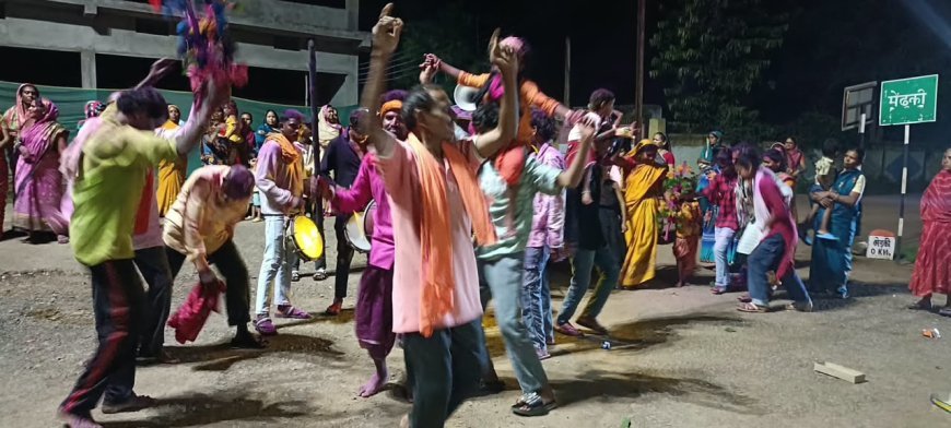 बालोद के मेढ़की में यादव समाज ने धूमधाम से निकाली राधा-कृष्ण की झांकी, घर-घर पहुंचा आशीर्वाद