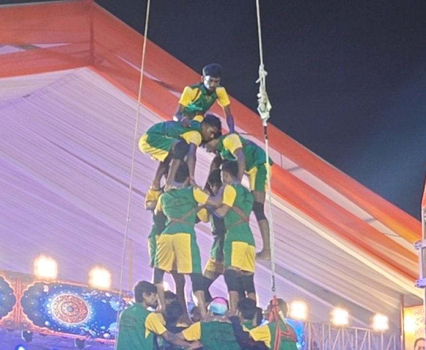 गुढ़ियारी में भक्ति और संस्कृति का भव्य संगम, बसंत अग्रवाल के संयोजन में संपन्न हुआ विशाल दही हांडी उत्सव