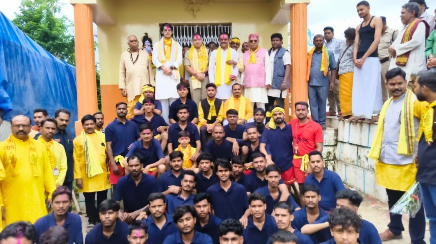 शोभायात्रा में दिखी यदुवंशी संस्कृति की झलक, मटकी फोड़ और राऊत नाचा रहा आकर्षण