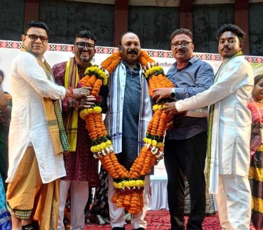 गांडा समाज ने नुआखाई शोभायात्रा में दिखाई एकता, हजारों लोग हुए शामिल