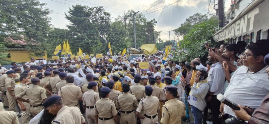 7 सूत्रीय मांगों को लेकर AAP का रायपुर में विशाल धरना, सरकार पर लगाए शिक्षा-स्वास्थ्य व्यवस्था में विफलता के आरोप