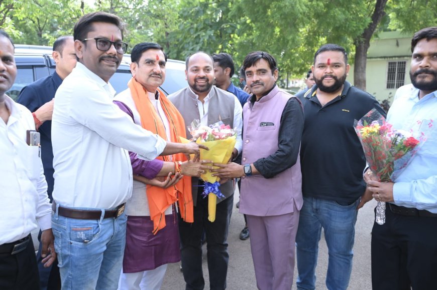 केंद्रीय राज्य मंत्री तोखन साहू का बेमेतरा आगमन, विधायक दीपेश साहू ने किया आत्मीय स्वागत
