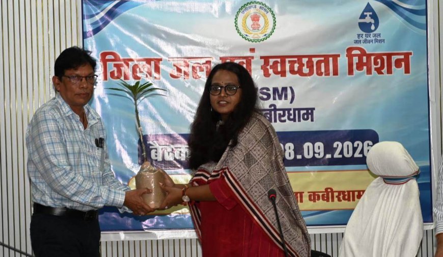 ई-ऑफिस के प्रभावी क्रियान्वयन में उत्कृष्ट कार्य पर अधीक्षक राजेन्द्र सिंह धुर्वे सम्मानित