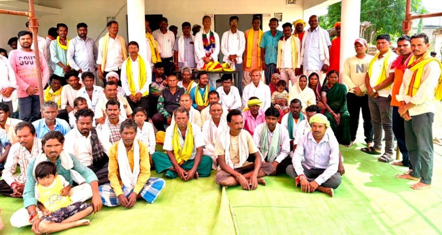 किसानों की खुशहाली के लिए राजा खड़ग राज कुमार सिंह ने सुतियापाट में की पूजा-अर्चना