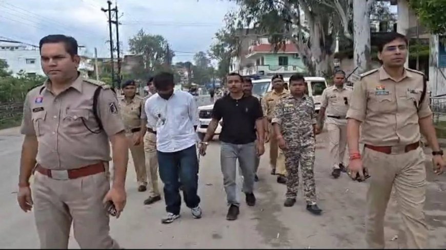 बेल्ट-कड़े से IPS के बेटे की पिटाई का मामला, दो आरोपी गिरफ्तार, पुलिस ने शहर में निकाला जुलूस