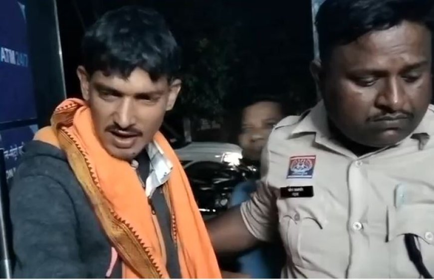 डोंगरगढ़ में ATM तोड़ने की कोशिश, हथौड़ी-छीनी लेकर पहुंचा चोर; कैश निकालने से पहले गिरफ्तार