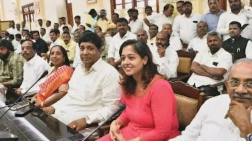 कर्नाटक में कांग्रेस विधायक की भतीजी पर सरकारी क्लीनिक से वेतन लेने का आरोप, PG की पढ़ाई के साथ ड्यूटी को लेकर जांच