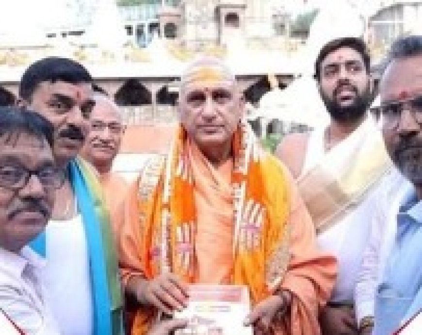 भगवान महाकाल के दरबार पहुंचे स्वामी अवधेशानंद गिरि, दर्शन व्यवस्था की सराहना