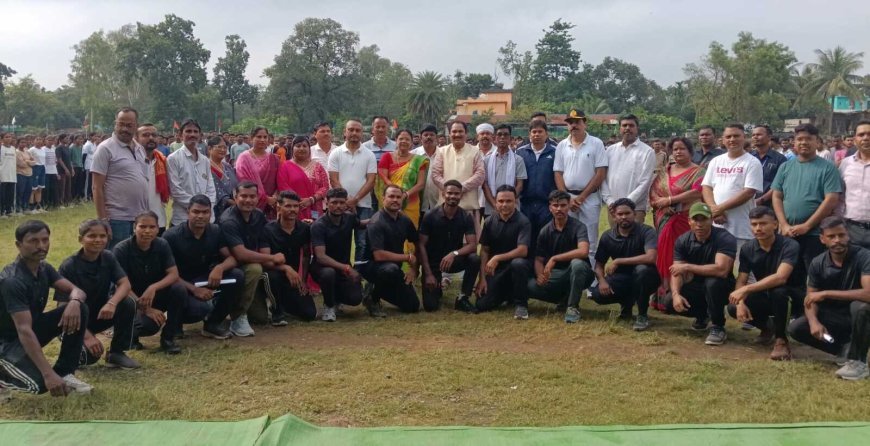मिशन रक्षक में युवाओं का उत्साह, अंदरूनी क्षेत्रों से आगे आकर बहा रहे पसीना