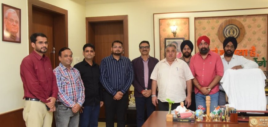 छत्तीसगढ़ ट्रेवल एंड टूरिज्म एसोसिएशन ने पर्यटन मंत्री राजेश अग्रवाल से की सौजन्य भेंट, विश्व पर्यटन दिवस के लिए किया आमंत्रित