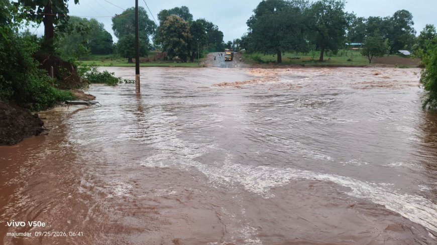 दो दिनों की तेज बारिश से माढ़ीन नदी उफान पर, नारायणपुर-ओरछा मार्ग पर यातायात बाधित