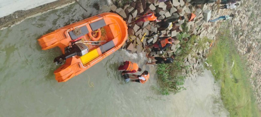 घूंघुट्टा डैम के गेट के पास फंसा मिला युवक का शव, गोताखोरों की मदद से निकाला गया