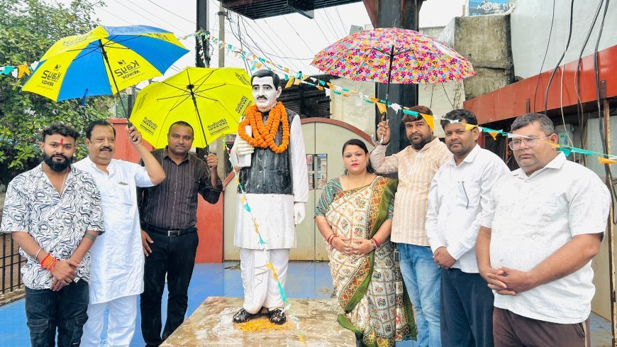 पंडित दीनदयाल उपाध्याय जयंती पर तिल्दा-नेवरा में श्रद्धांजलि, प्रतिमा पर किया माल्यार्पण