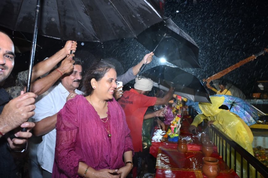 अनंत चतुर्दशी पर महादेवघाट विसर्जन कुंड में गणपति मूर्तियों का श्रद्धापूर्ण विसर्जन