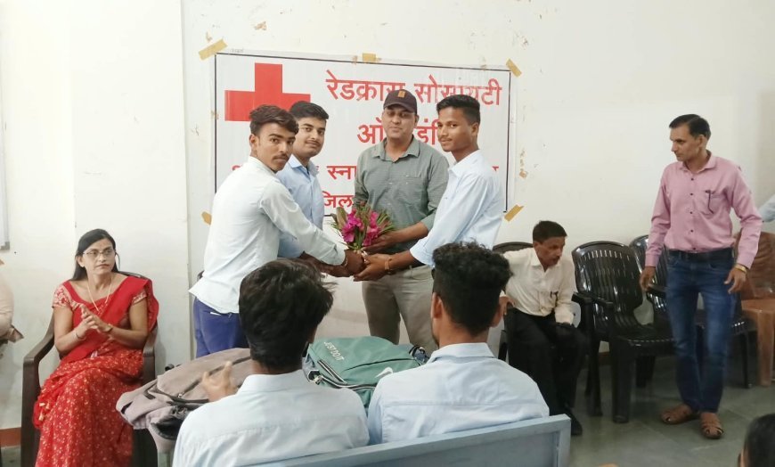अमरवाड़ा शासकीय महाविद्यालय में रक्तदान जागरूकता एवं युवक रेडक्रास सदस्यता अभियान आयोजित