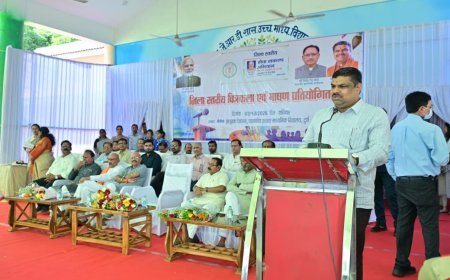 दुर्ग में ‘मेरे सपनों का भारत’ प्रतियोगिता, विद्यार्थियों ने चित्रों और भाषण से दिखाई विकसित भारत की कल्पना