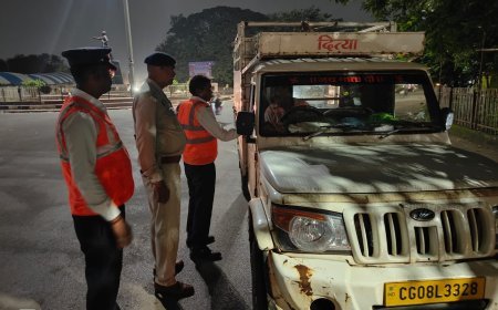 दुर्ग में ट्रैफिक पुलिस का चला डंडा: कांच पर लगी काली फिल्म हटवाई, सितंबर में 7610 चालकों पर कार्रवाई