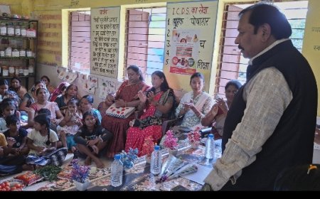 मशानघाट और शास्त्री नगर में ‘आंगन मिलन सेवा’ कार्यक्रम, उत्कृष्ट कार्य के लिए कार्यकर्ता-सहायिकाएं और मितानिन सम्मानित
