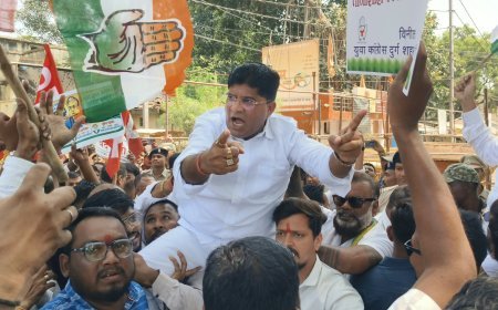दुर्ग में इंडिया गठबंधन का जन-आक्रोश मार्च, मुख्य चुनाव आयुक्त के खिलाफ प्रदर्शन