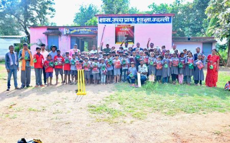 उदंती-सीतानदी टाइगर रिजर्व में गौरैया संरक्षण जागरूकता कार्यक्रम, बच्चों को दिए घोंसले और खेल सामग्री
