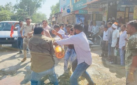 आलीराजपुर में कांग्रेस का प्रदर्शन, मुख्य चुनाव आयुक्त ज्ञानेश कुमार के इस्तीफे की मांग पर पुतला दहन का प्रयास