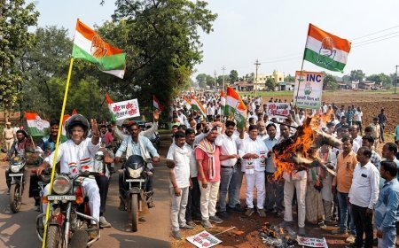 धमधा और अहिवारा में ‘वोट बचाओ–देश बचाओ’ आंदोलन, ज्ञानेश कुमार के खिलाफ कांग्रेस का प्रदर्शन